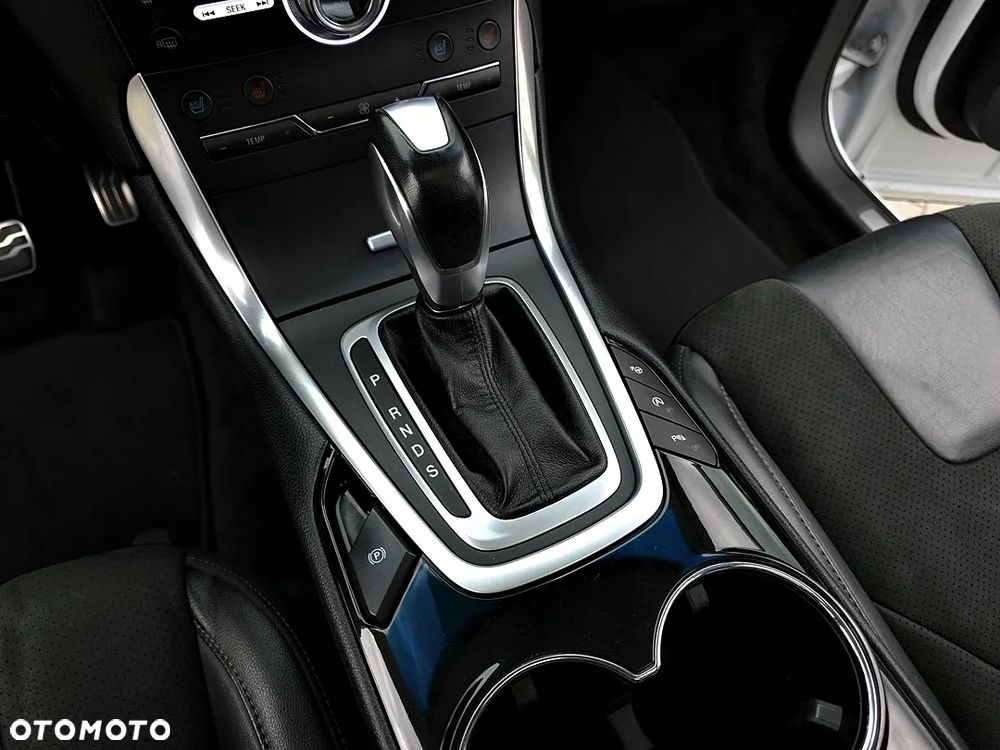 Ford Edge 2.0 TDCi Bi-Turbo 4x4 Sport - 32