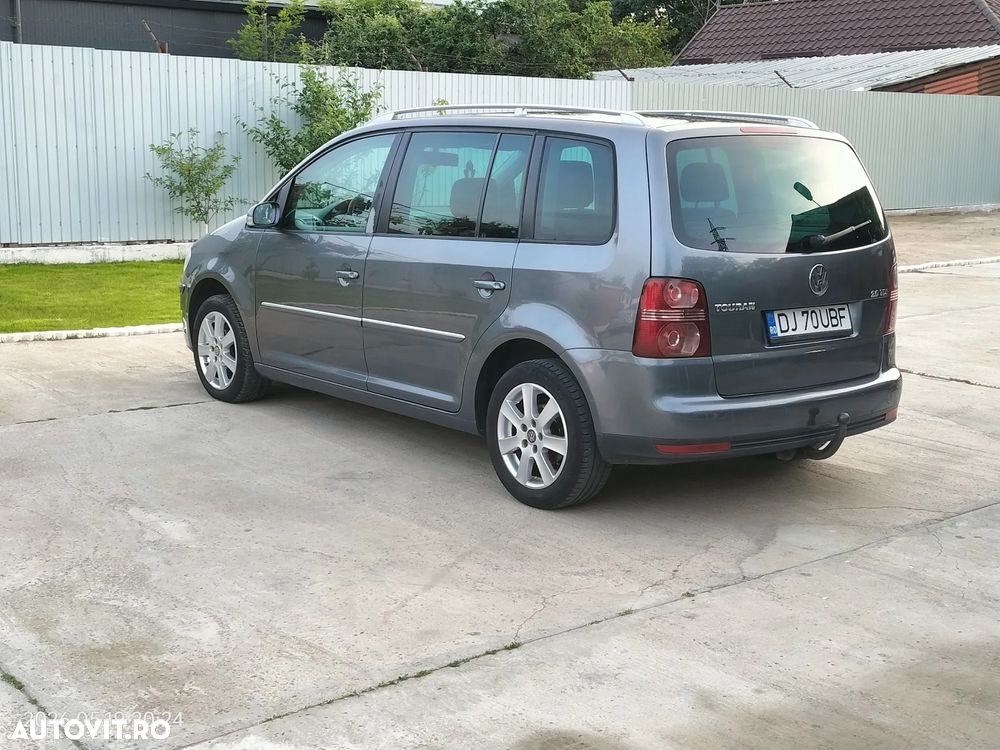 Volkswagen Touran 2.0 TDI DPF Highline DSG - 4