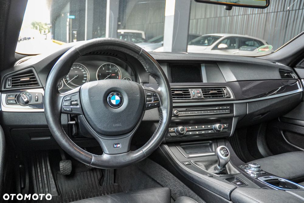 BMW Seria 5 520d Touring - 9
