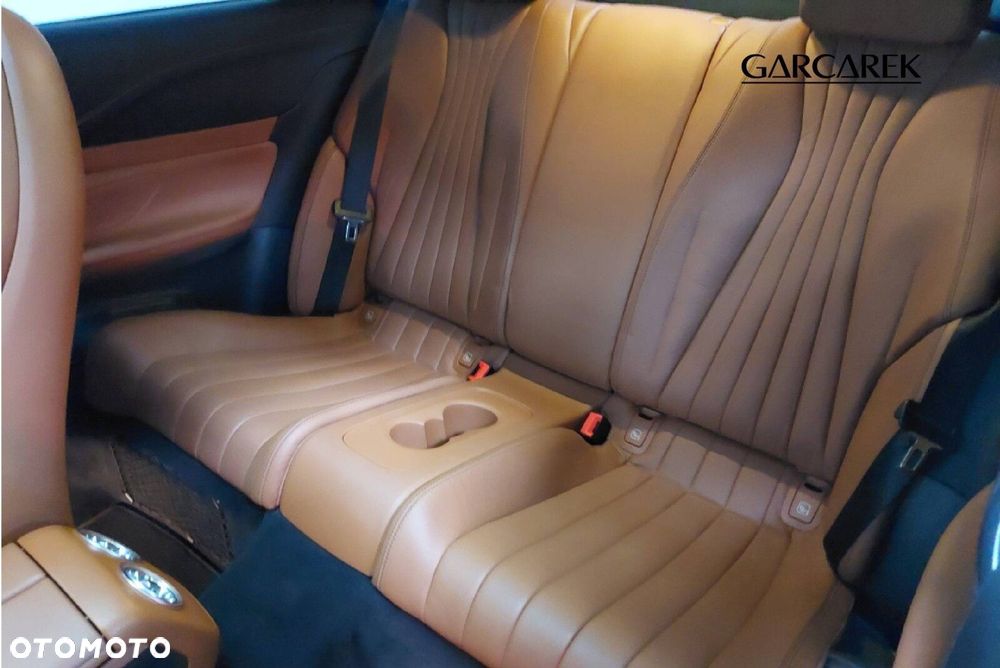 Mercedes-Benz Klasa E 400 4-Matic 9G-TRONIC - 15