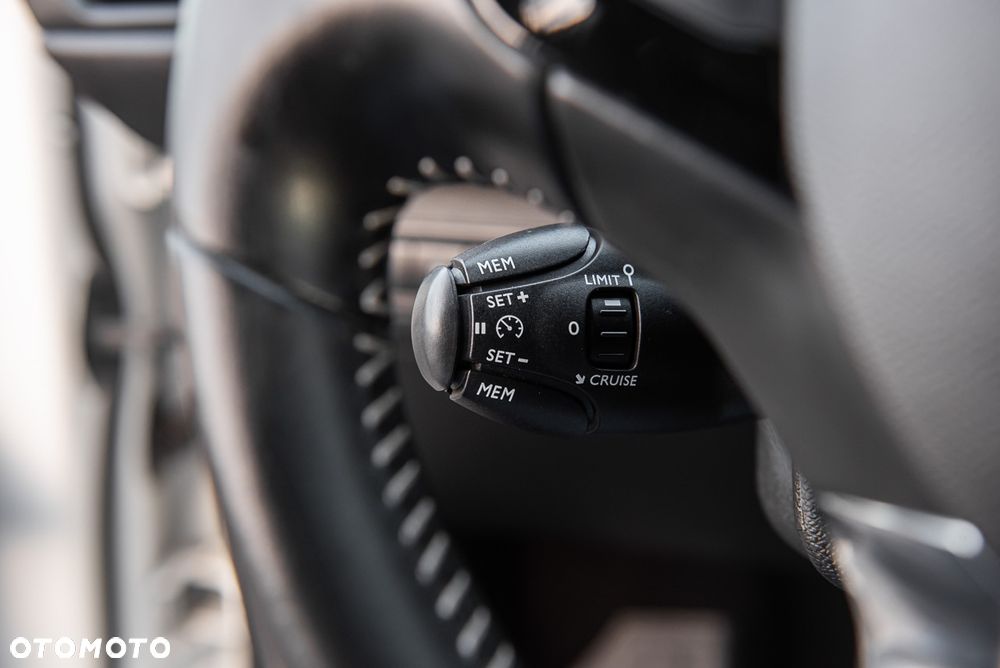 Peugeot 308 1.5 BlueHDi Allure Pack S&S - 18