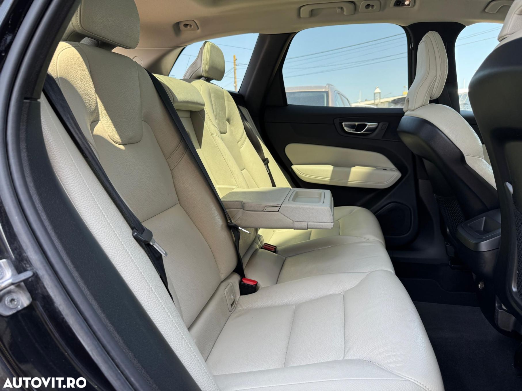 Volvo XC 60 D4 Momentum Pro - 20