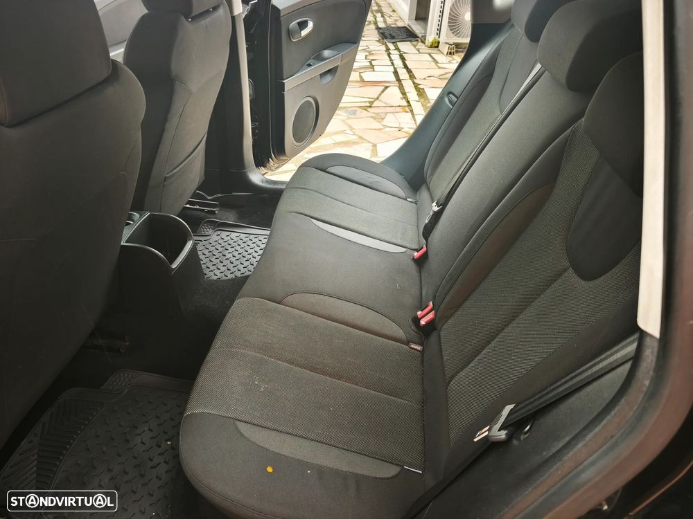 SEAT Leon 2.0 TDI DPF FR - 20