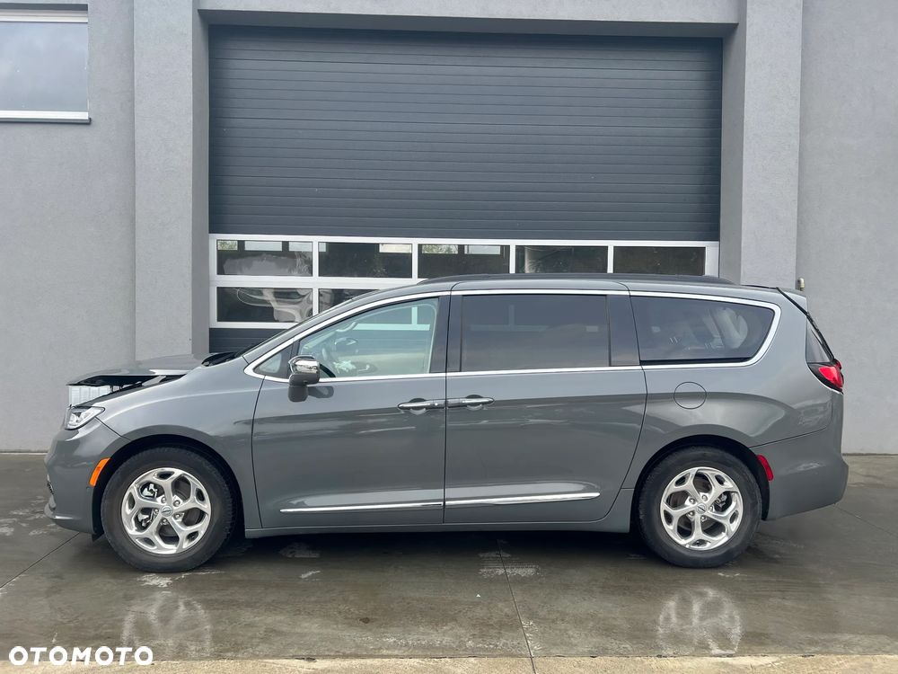 Chrysler Pacifica - 2