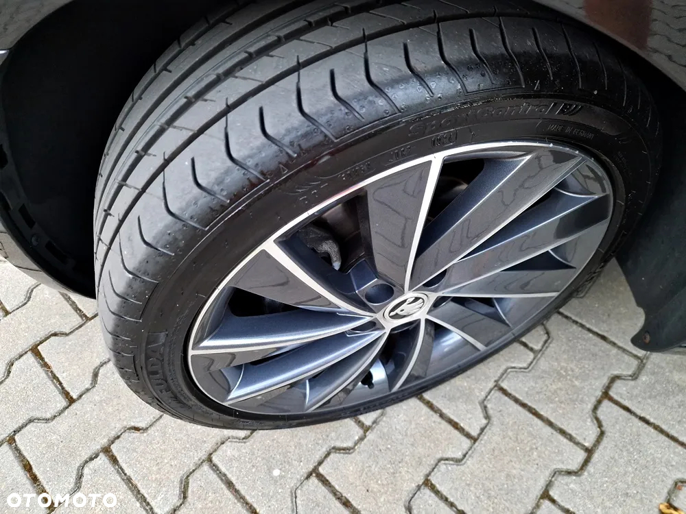 Skoda Octavia Combi 2.0 TDI DSG L&K - 15
