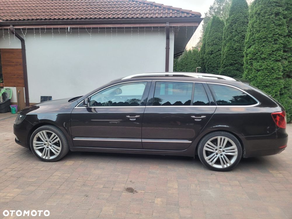 Skoda Superb 2.0 TDI Green tec DSG Elegance - 9