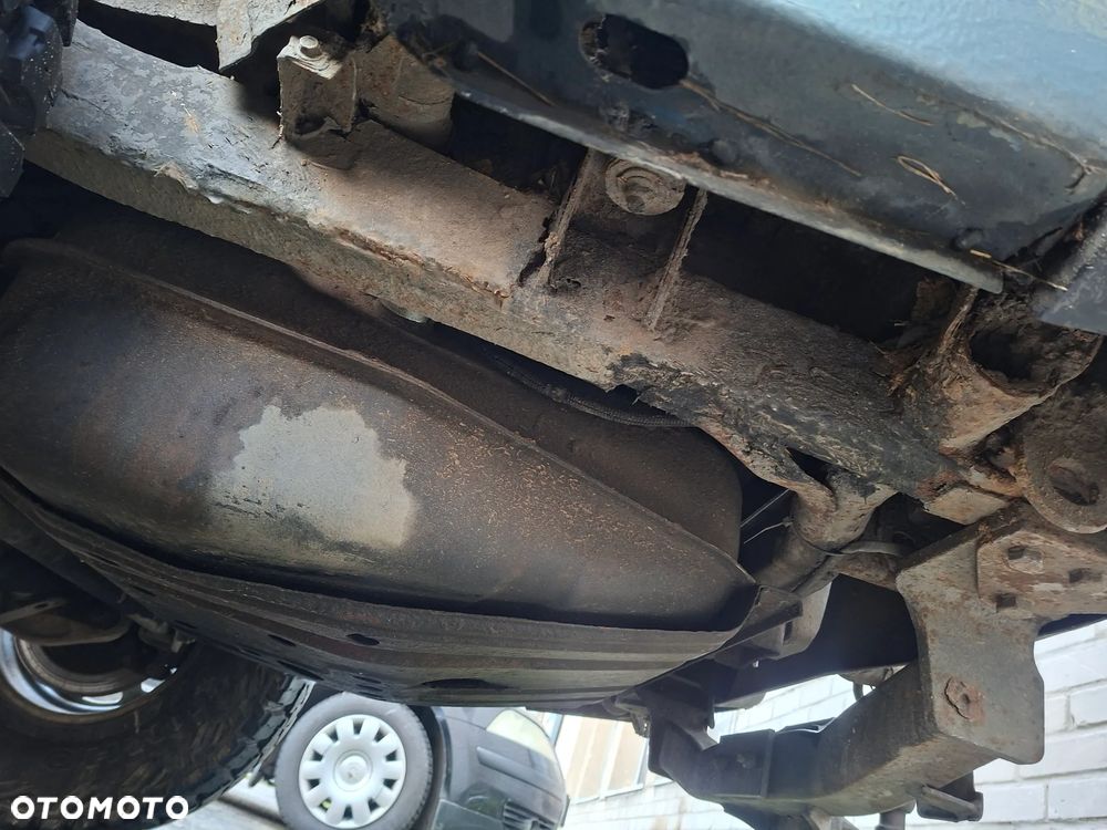 Mitsubishi Pajero - 18