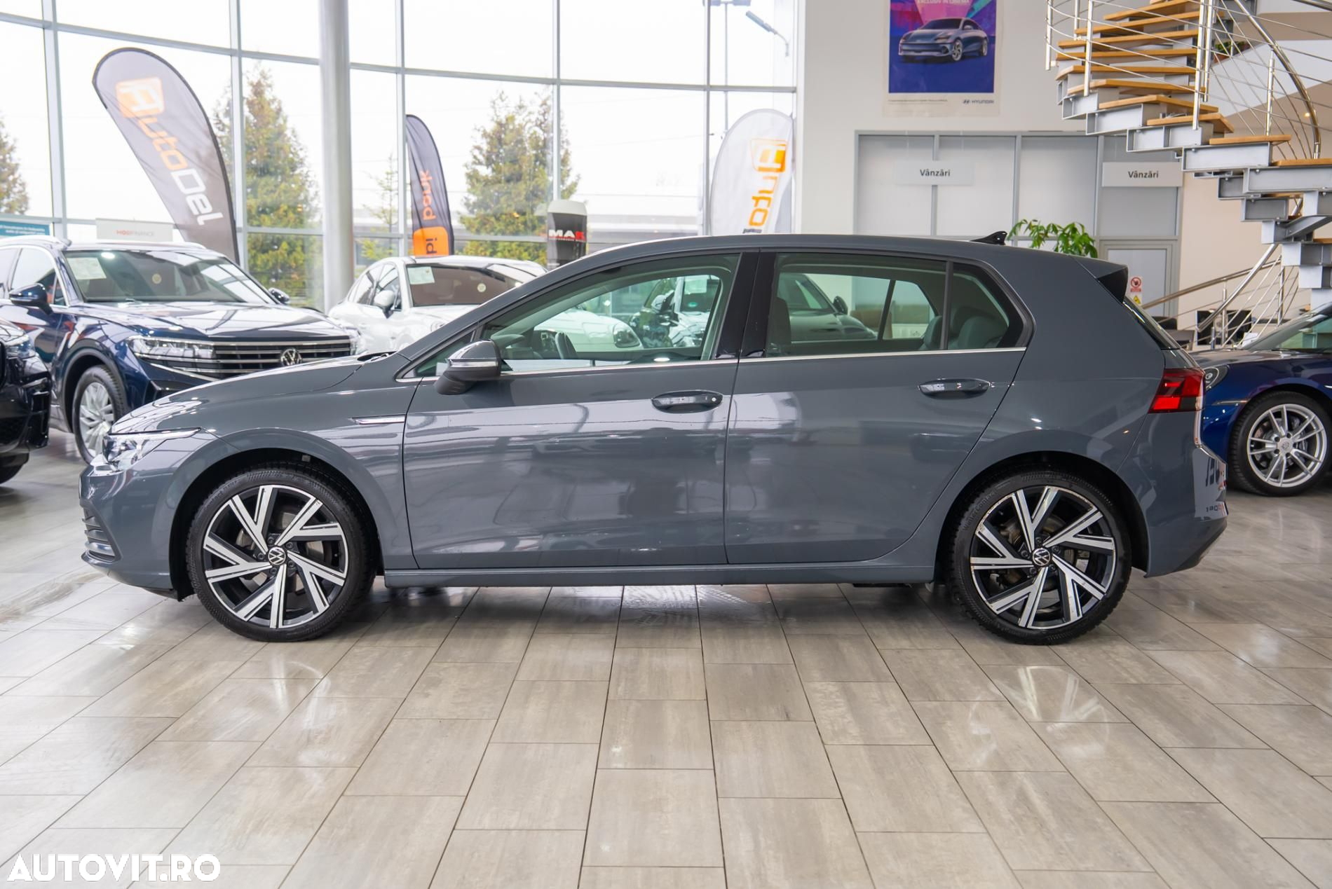 Volkswagen Golf 1.5 eTSI DSG MHEV Advanced - 10