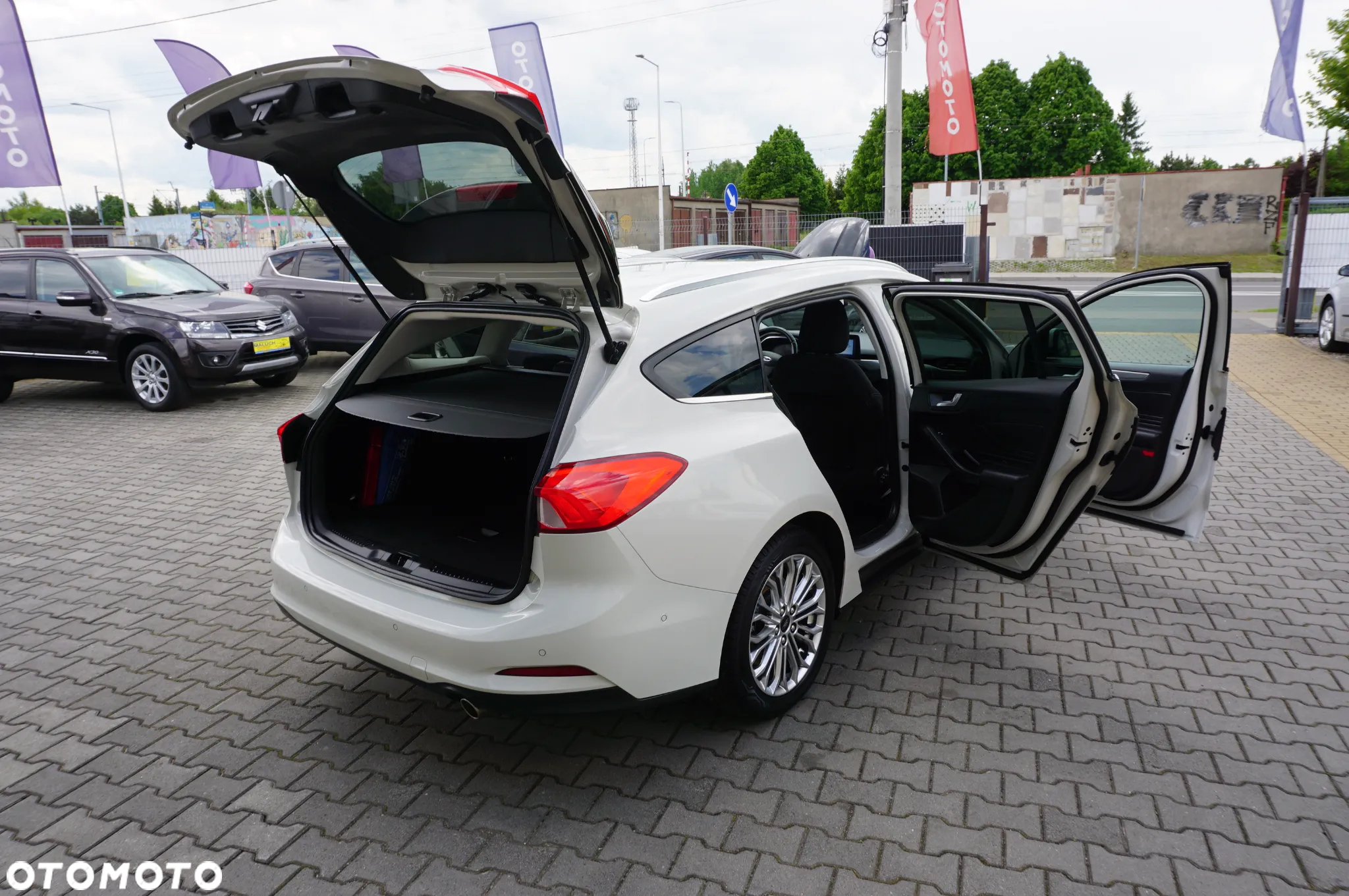 Ford Focus Turnier 2.0 EcoBlue Start-Stopp-System TITANIUM - 14