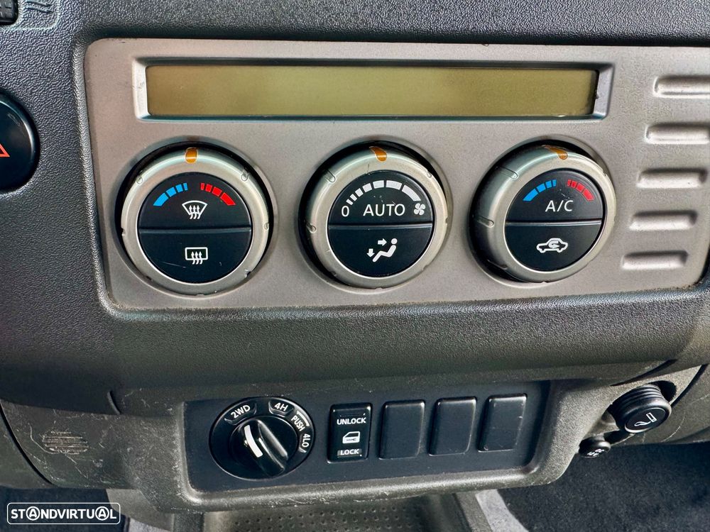 Nissan Navara 2.5 dCi CD LE Premium - 15