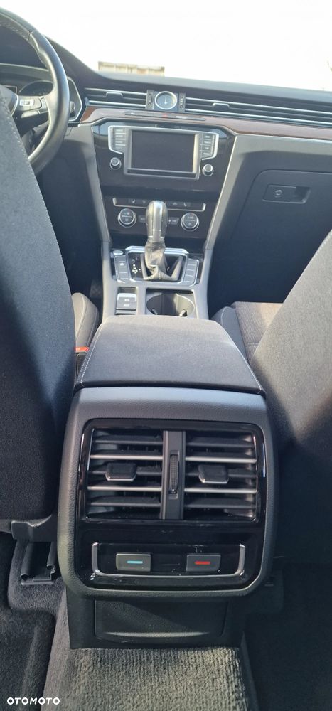 Volkswagen Passat - 14