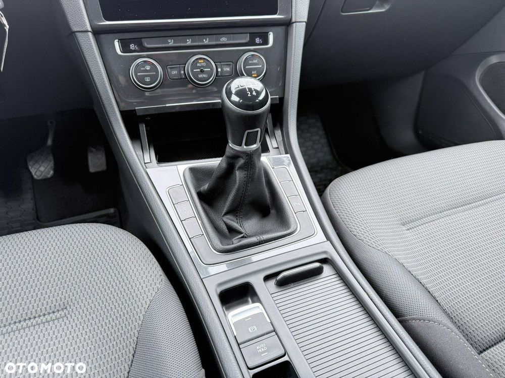 Volkswagen Golf Variant - 27