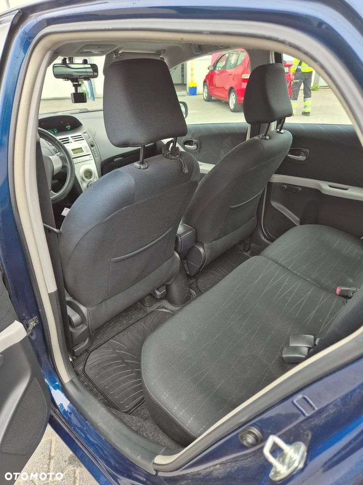 Toyota Yaris - 2