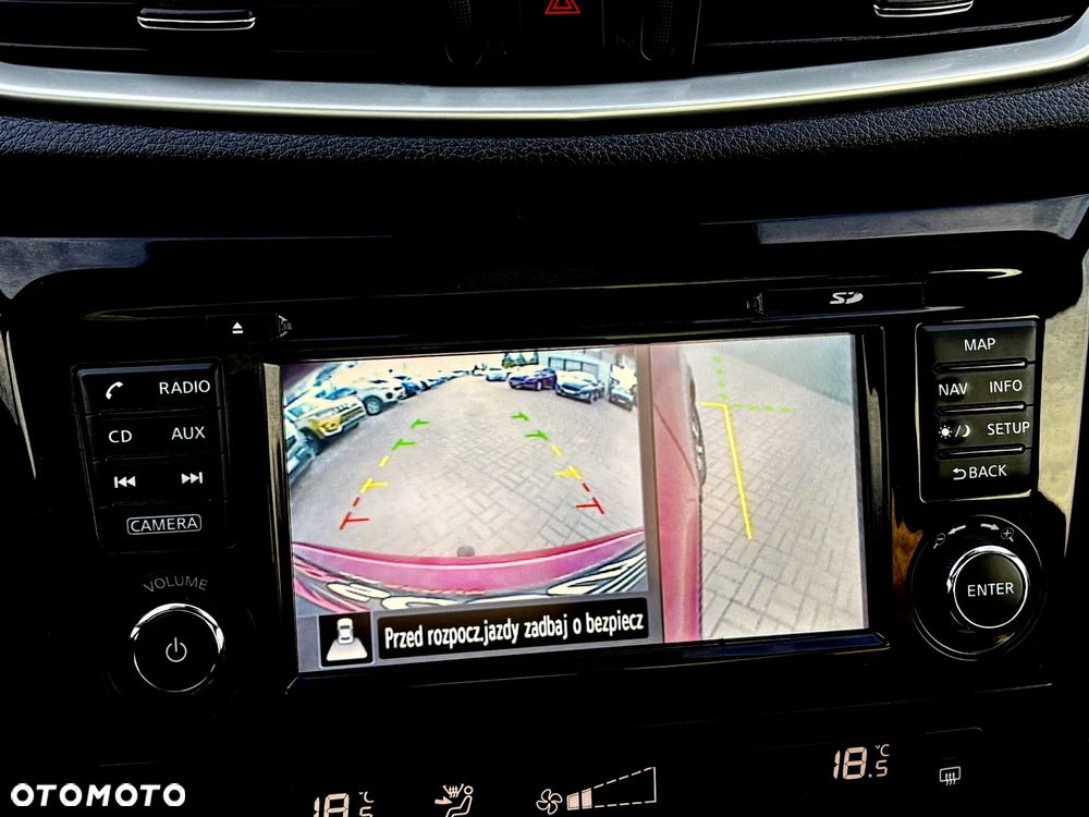 Nissan Qashqai 1.6 DCi Xtronic TEKNA - 23