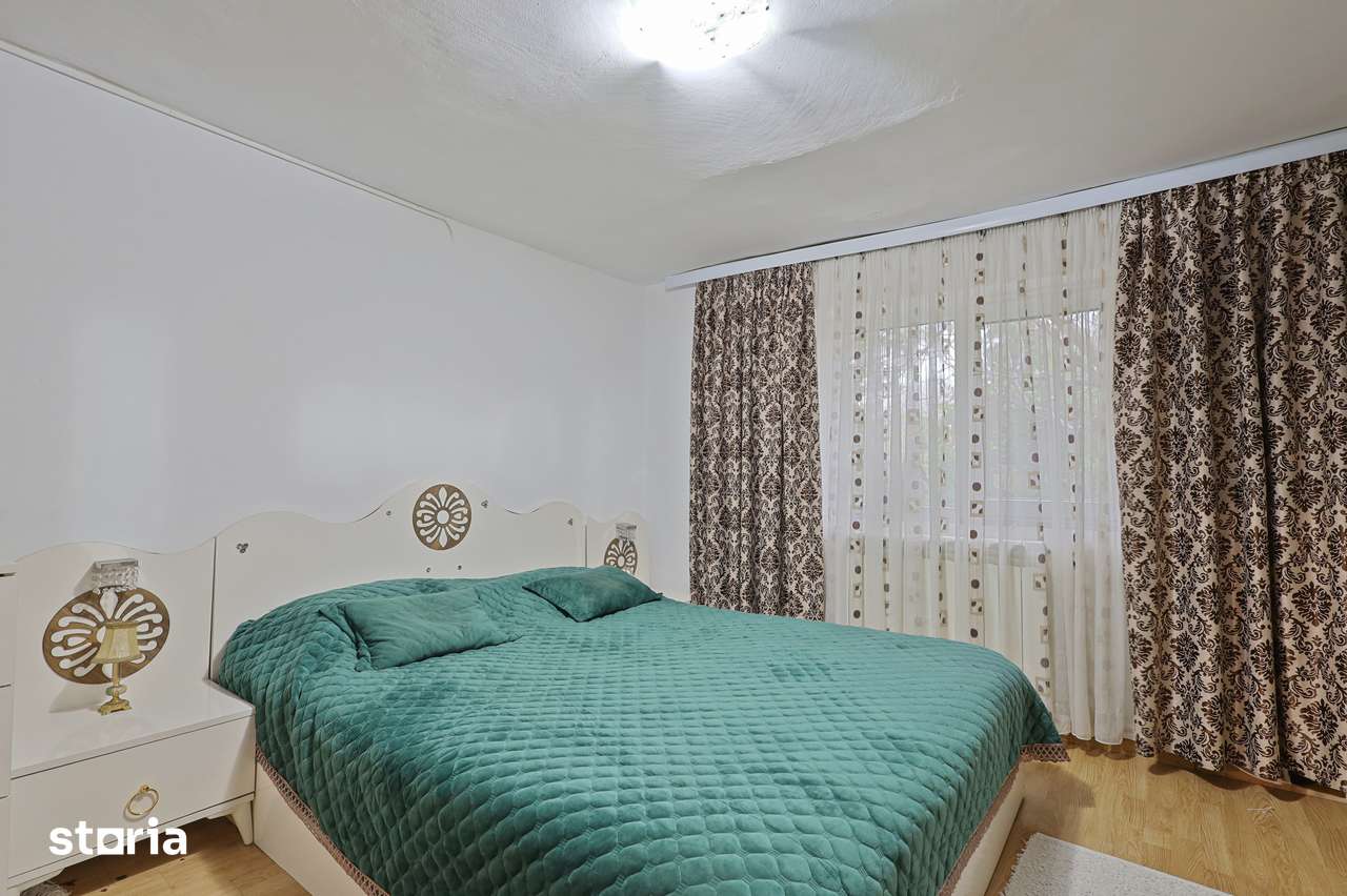 Casă parter situată central în orașul Mangalia,str.Portului, 656 mp - Imagine principală: 4/7