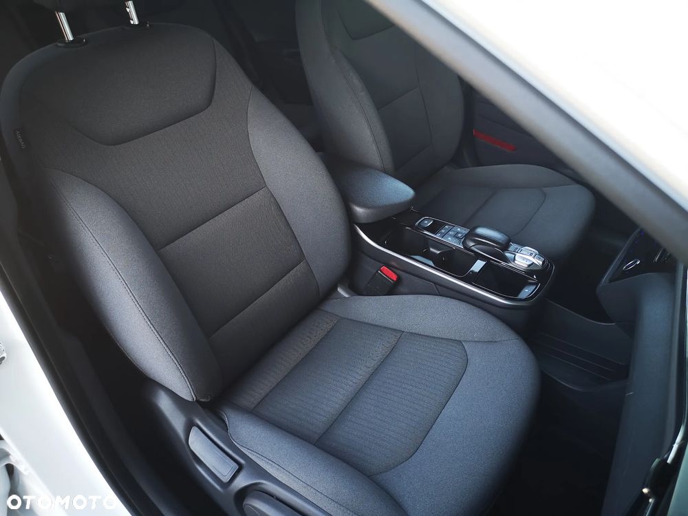 Hyundai IONIQ - 16