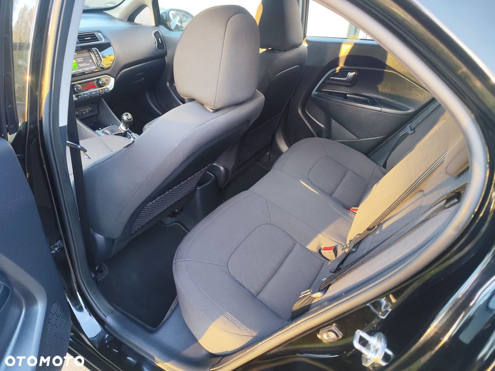 Kia Rio - 21