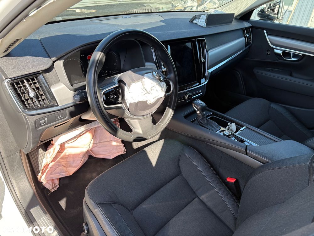 Volvo V90 D3 Momentum Pro - 11