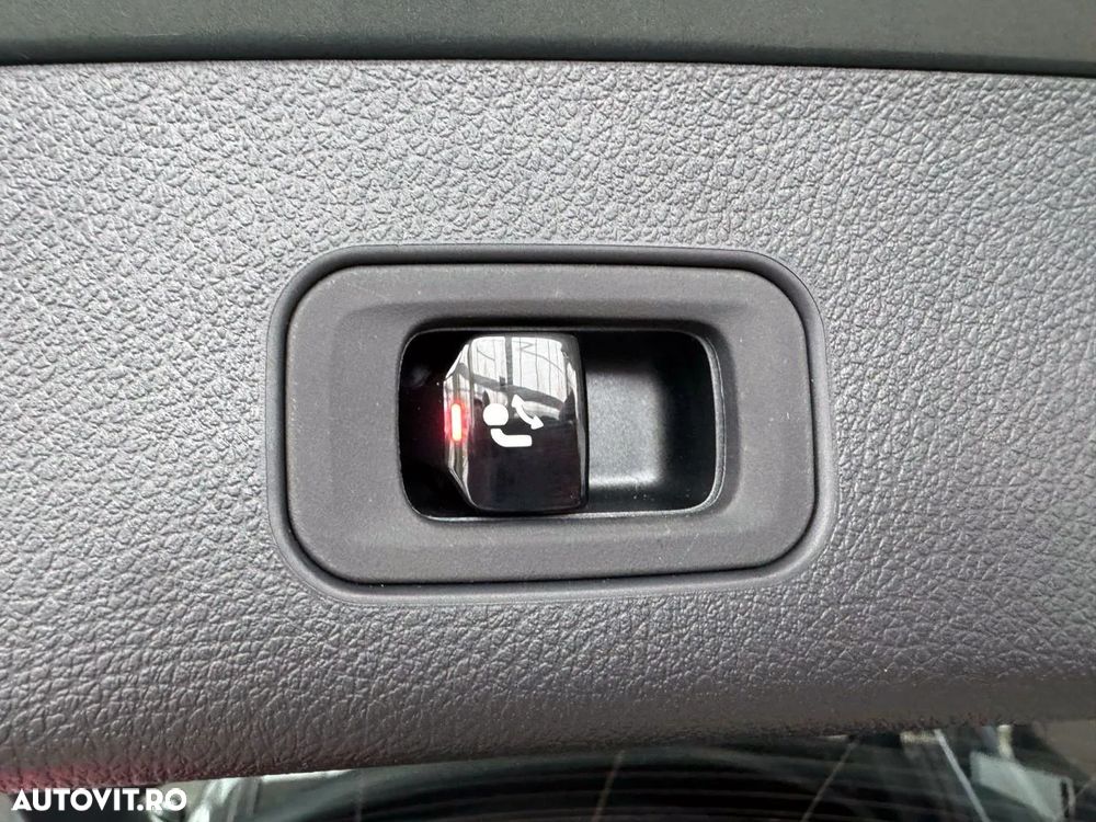 Mercedes-Benz GLC 200 4Matic 9G-TRONIC AMG Line Advanced - 22