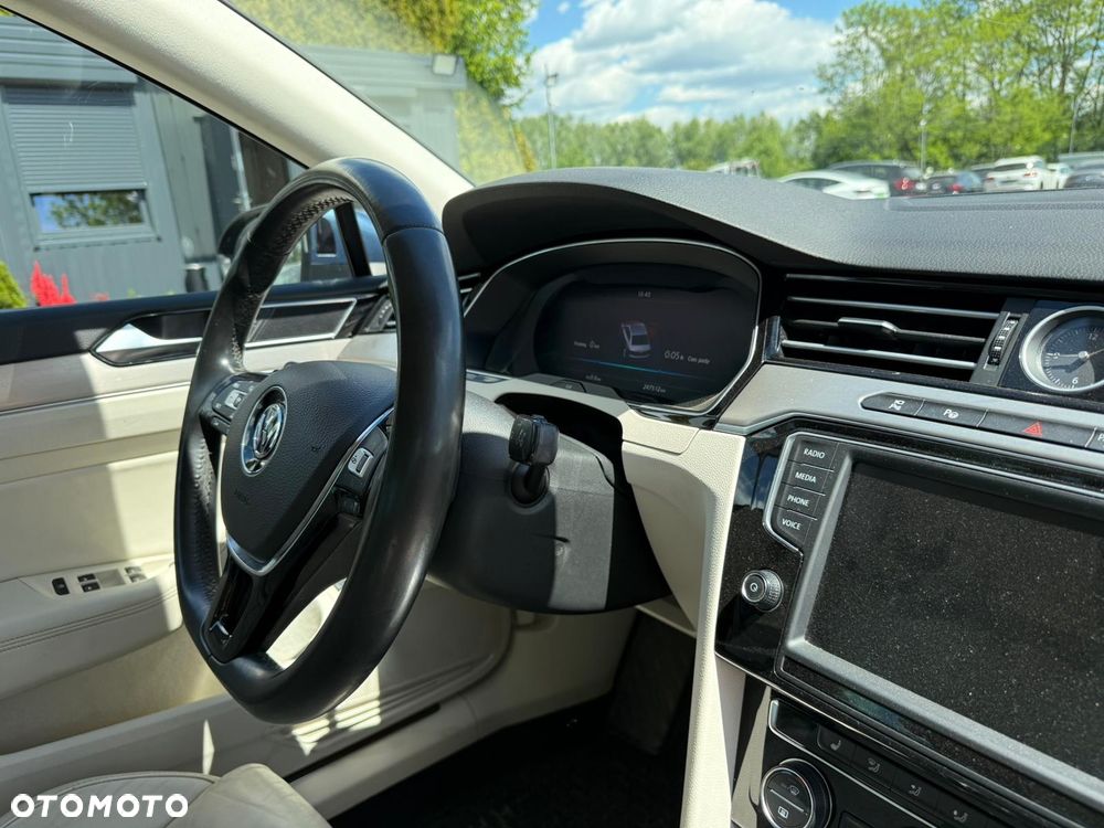 Volkswagen Passat 2.0 TDI Bi-Turbo BMT 4Mot Highline DSG - 17