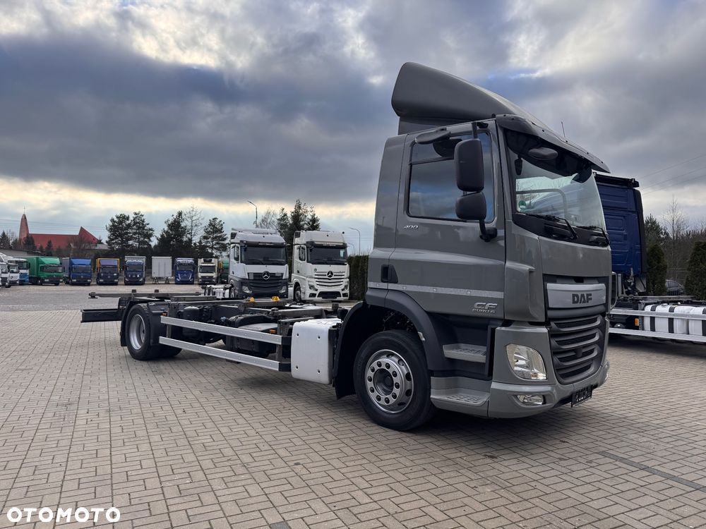 DAF CF 400 FA Rama BDF 7,90m SDG - 1