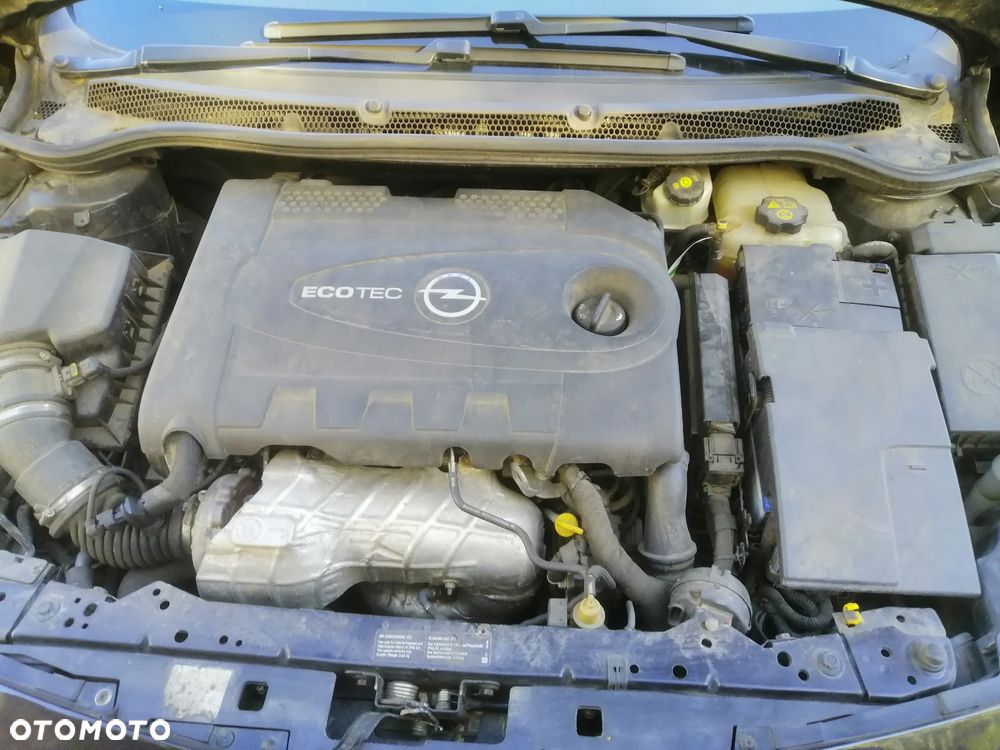 Opel Astra 2.0 CDTI Cosmo - 9