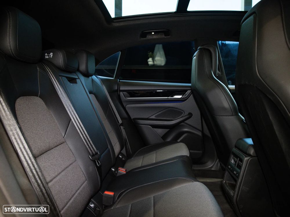 Porsche Macan Electric 4 - 36