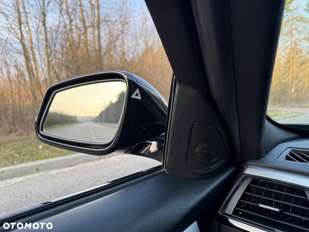 BMW Seria 3 335i Sport-Aut - 17