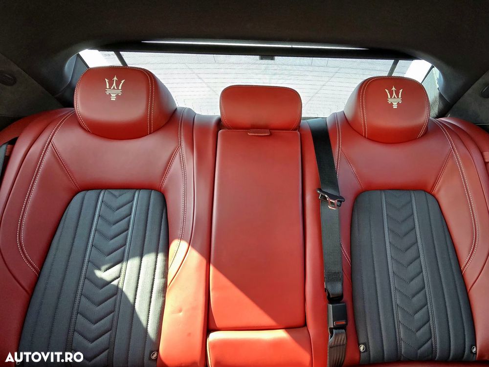 Maserati Ghibli GranLusso - 14