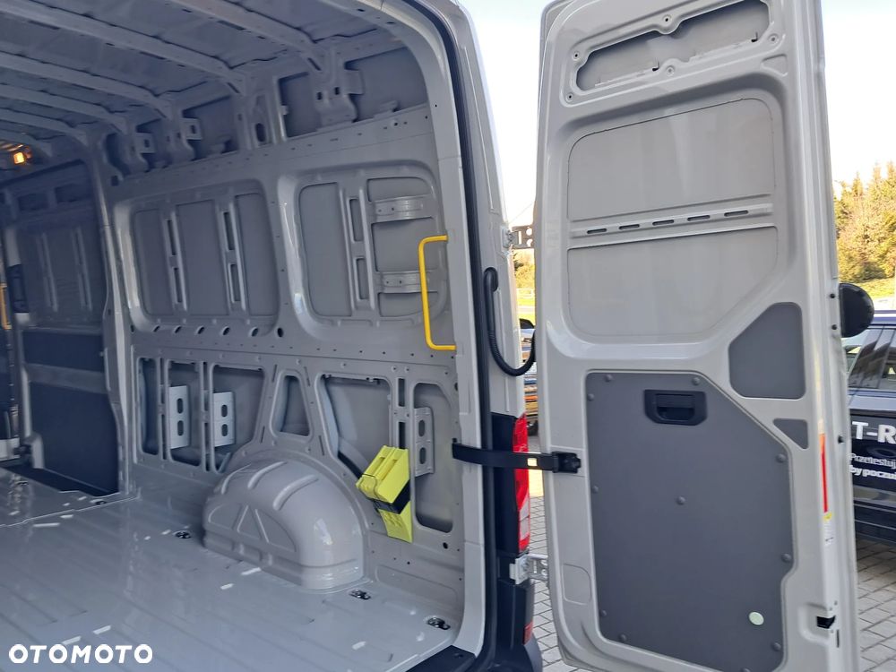 Volkswagen Crafter - 28