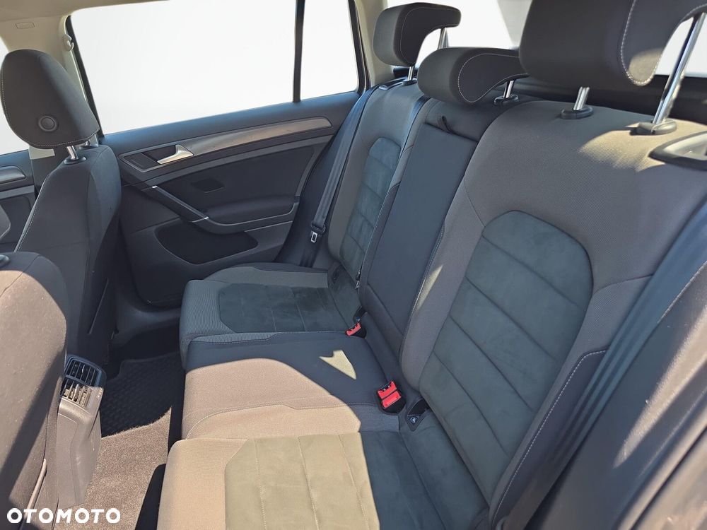 Volkswagen Golf - 26