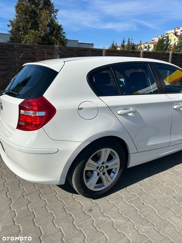 BMW Seria 1 2009 photo 3