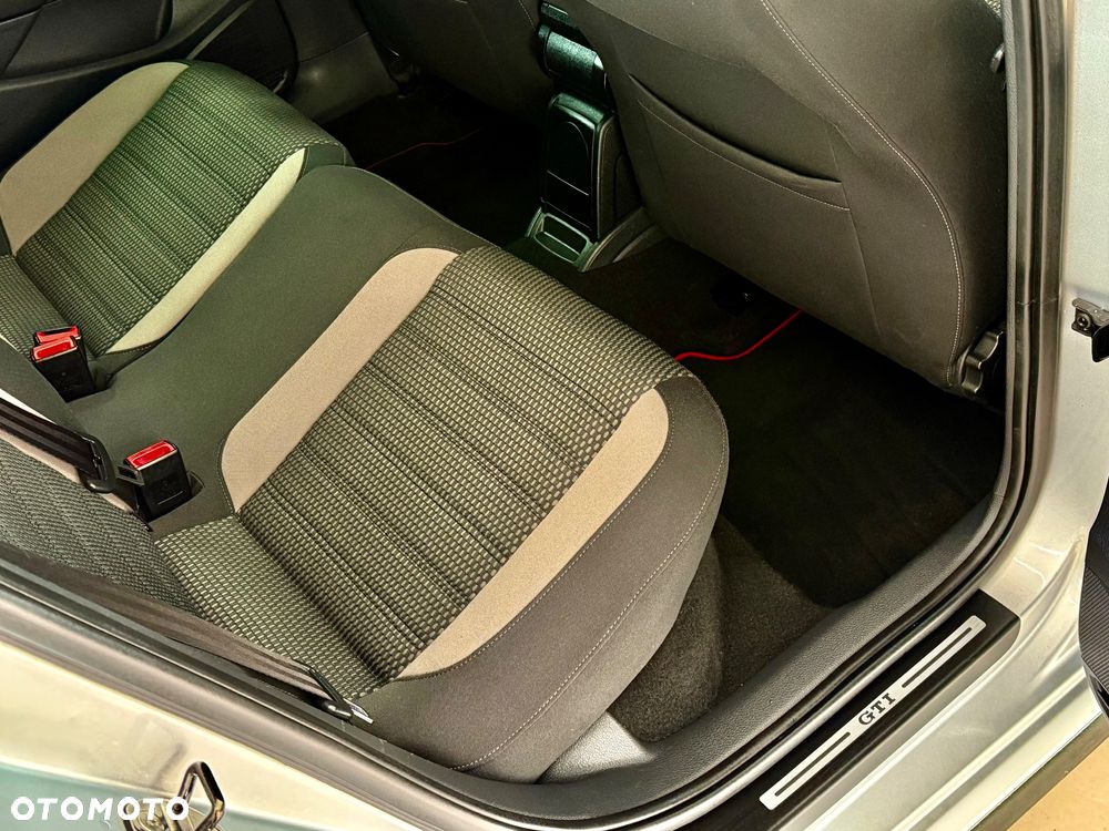 Volkswagen Polo - 31