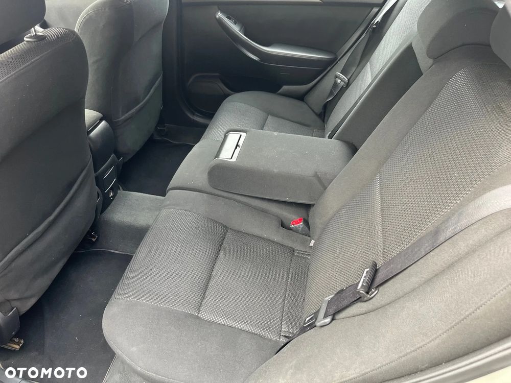 Toyota Avensis 2.0 D-4D Sol Plus - 8