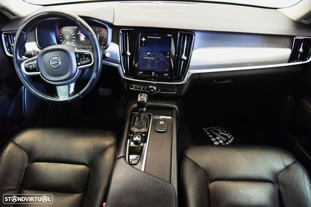 Volvo V90 2.0 D4 Momentum Geartronic - 12