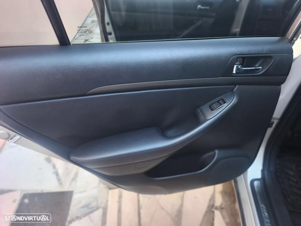 Toyota Avensis SW 2.2 D-4D Sol High P. - 27