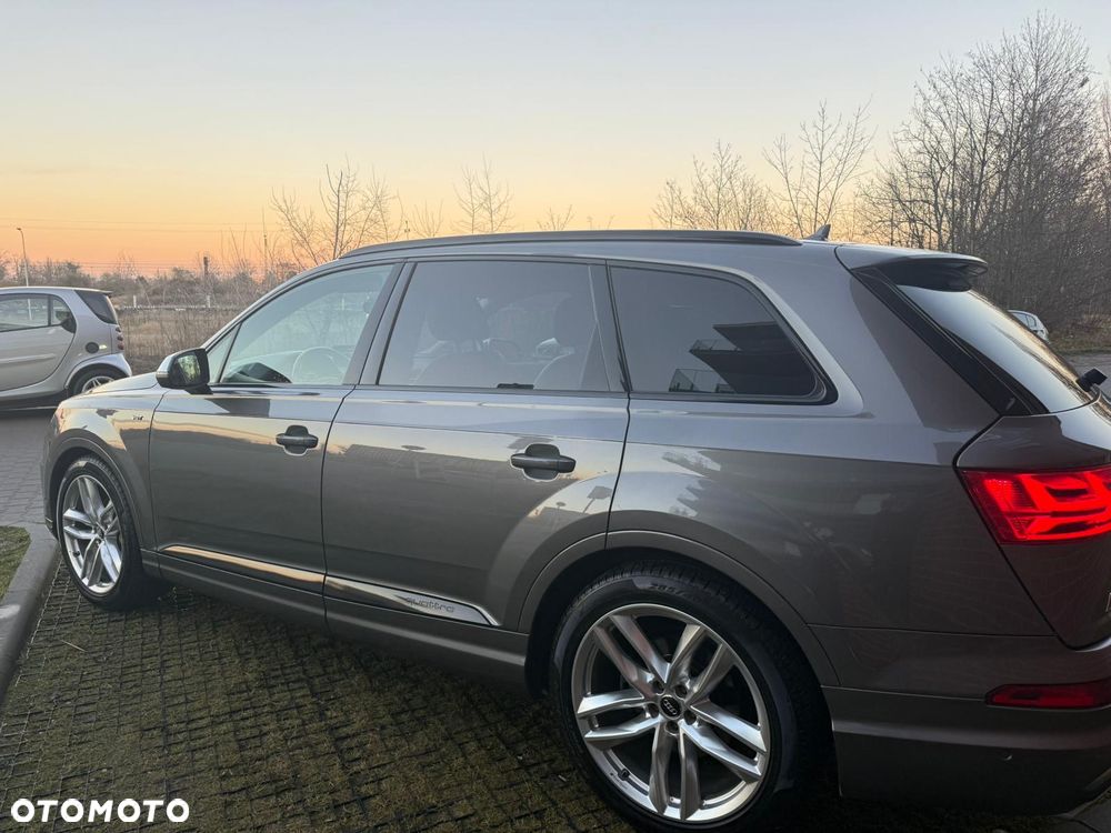 Audi Q7 - 7