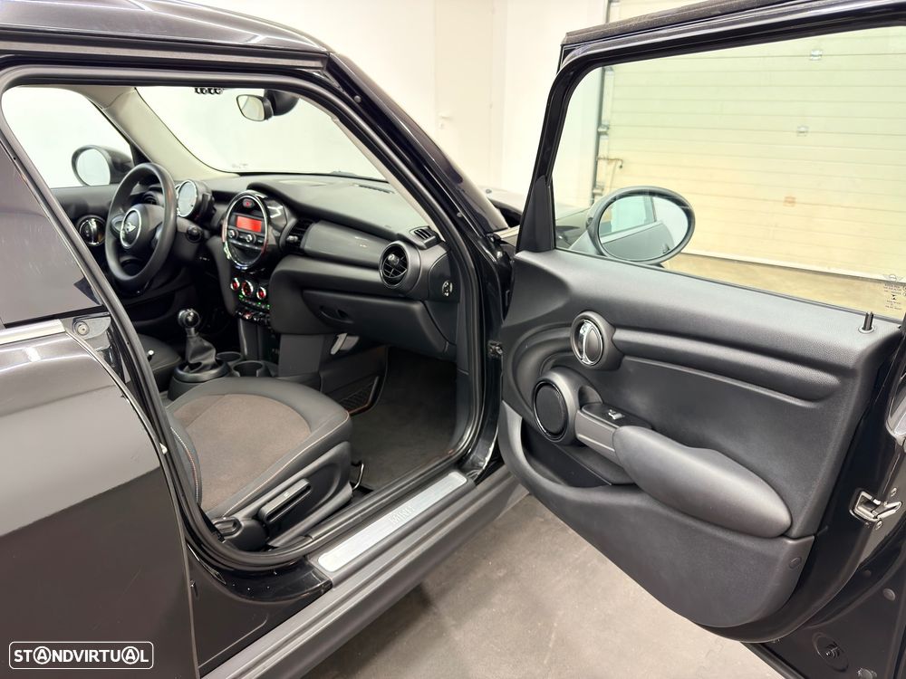 MINI 5 Portas Cooper D - 17