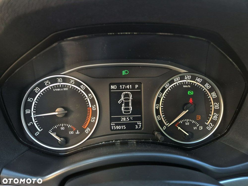 Skoda Octavia Combi 2.0 TDI CR DPF DSG RS - 36