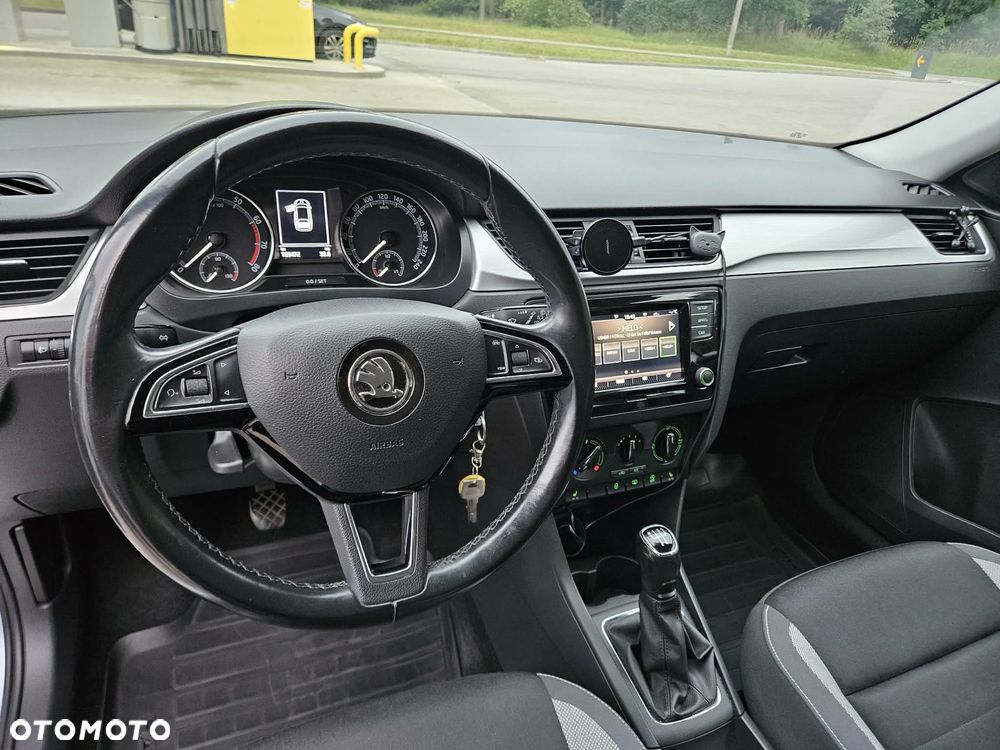 Skoda RAPID 1.0 TSI Active - 10