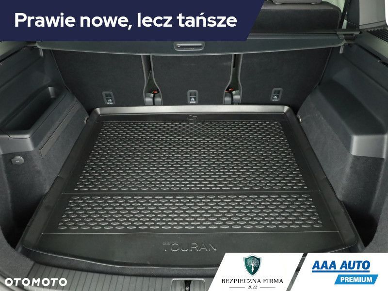 Volkswagen Touran - 12