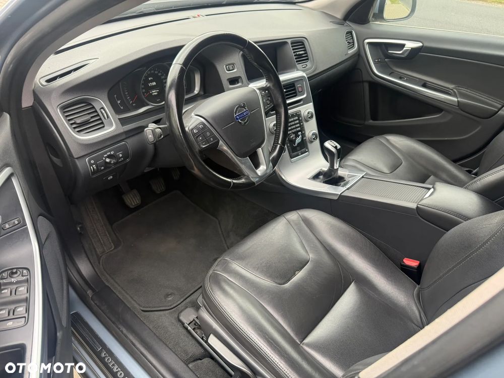 Volvo V60 D4 Momentum - 6