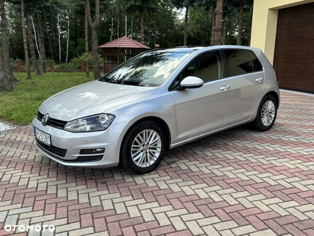 Volkswagen Golf - 1