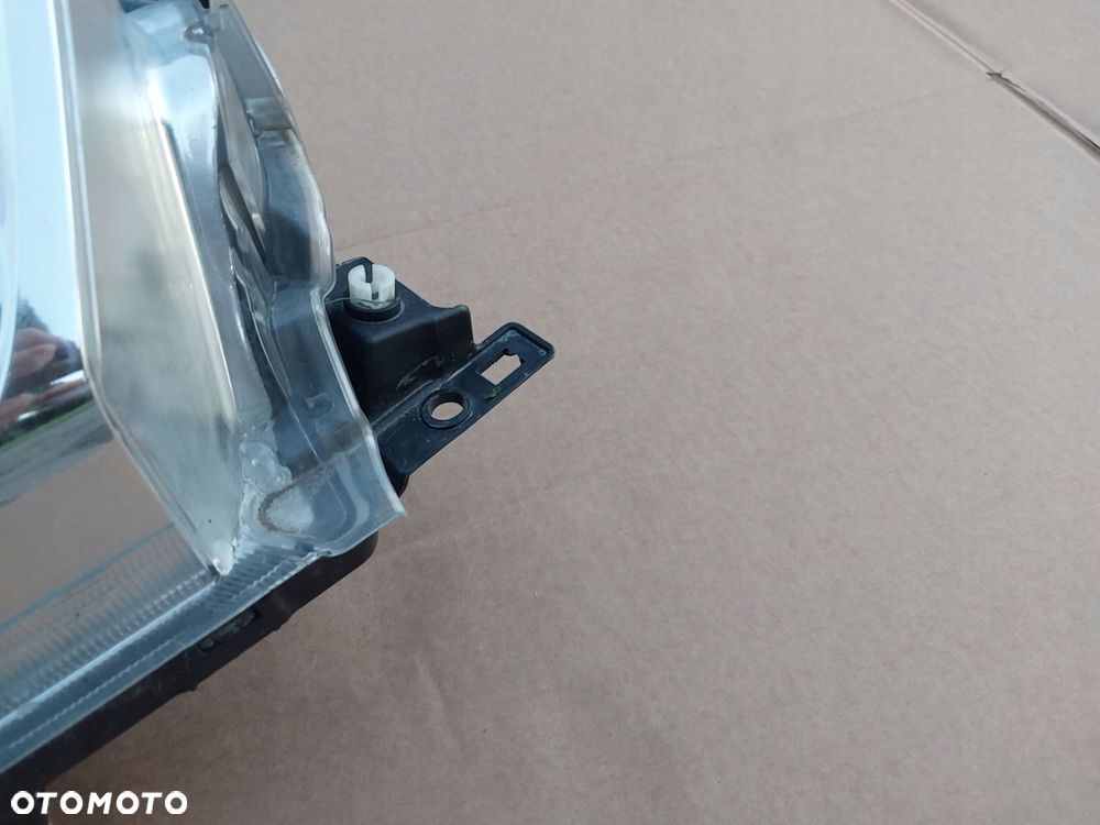 lampa lewy przód lewa nissan leaf oryginał ładny stan - 4