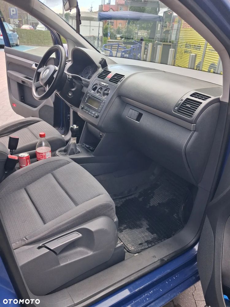 Volkswagen Touran 1.6 FSI Basis - 7