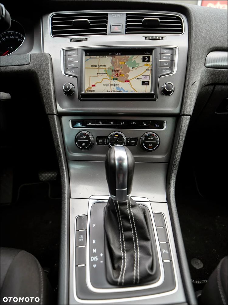Volkswagen Golf - 27