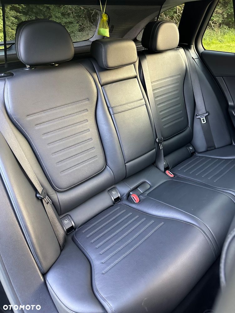 Mercedes-Benz Klasa C 220 d 4Matic 9G-TRONIC AMG Line - 19