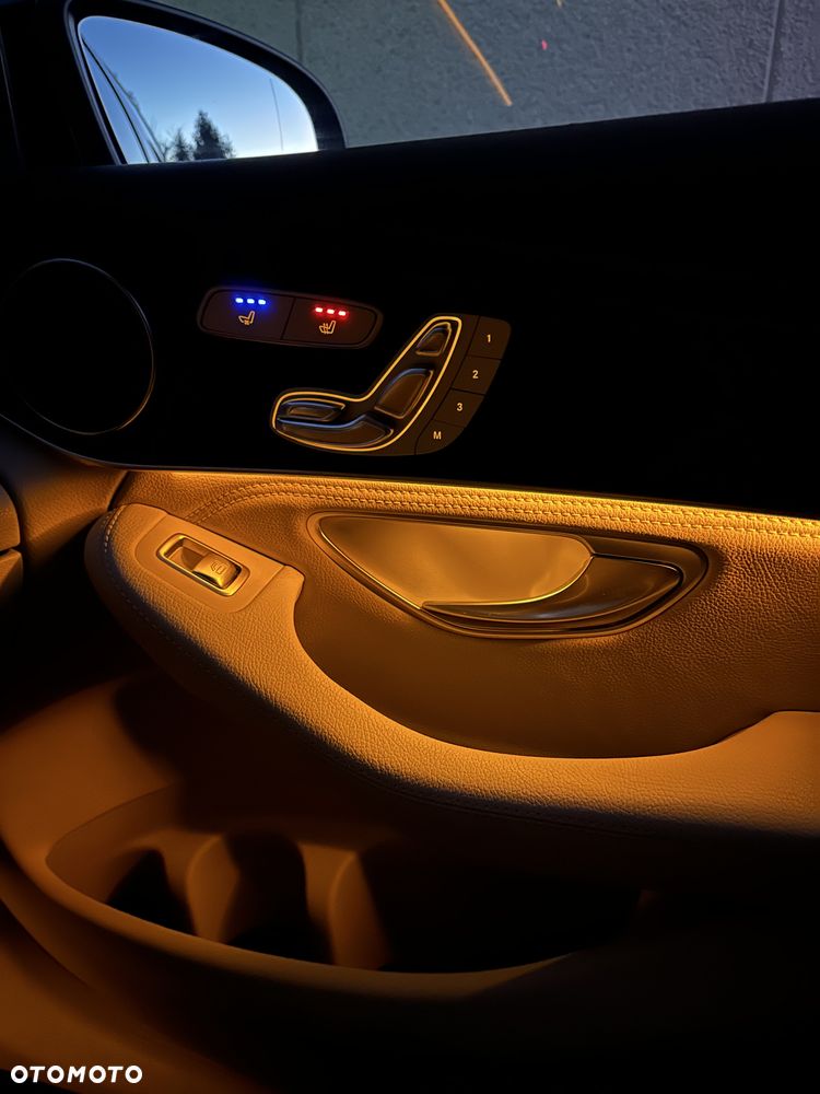 Mercedes-Benz GLC 220 d 4Matic 9G-TRONIC Exclusive - 36