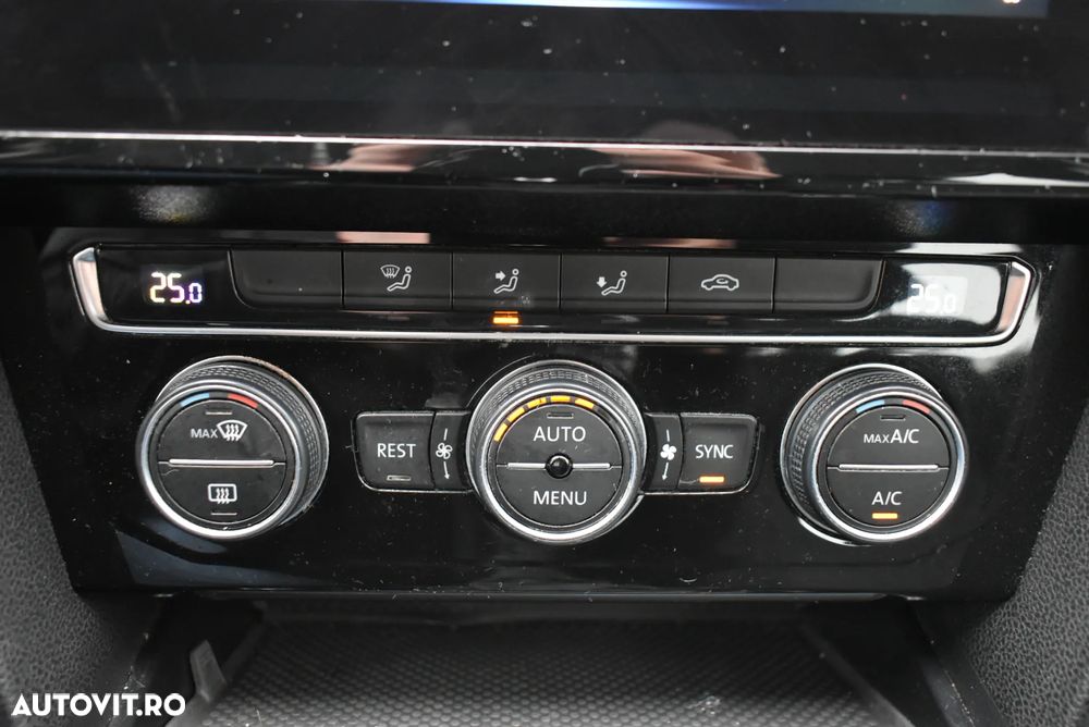 Volkswagen Passat - 17