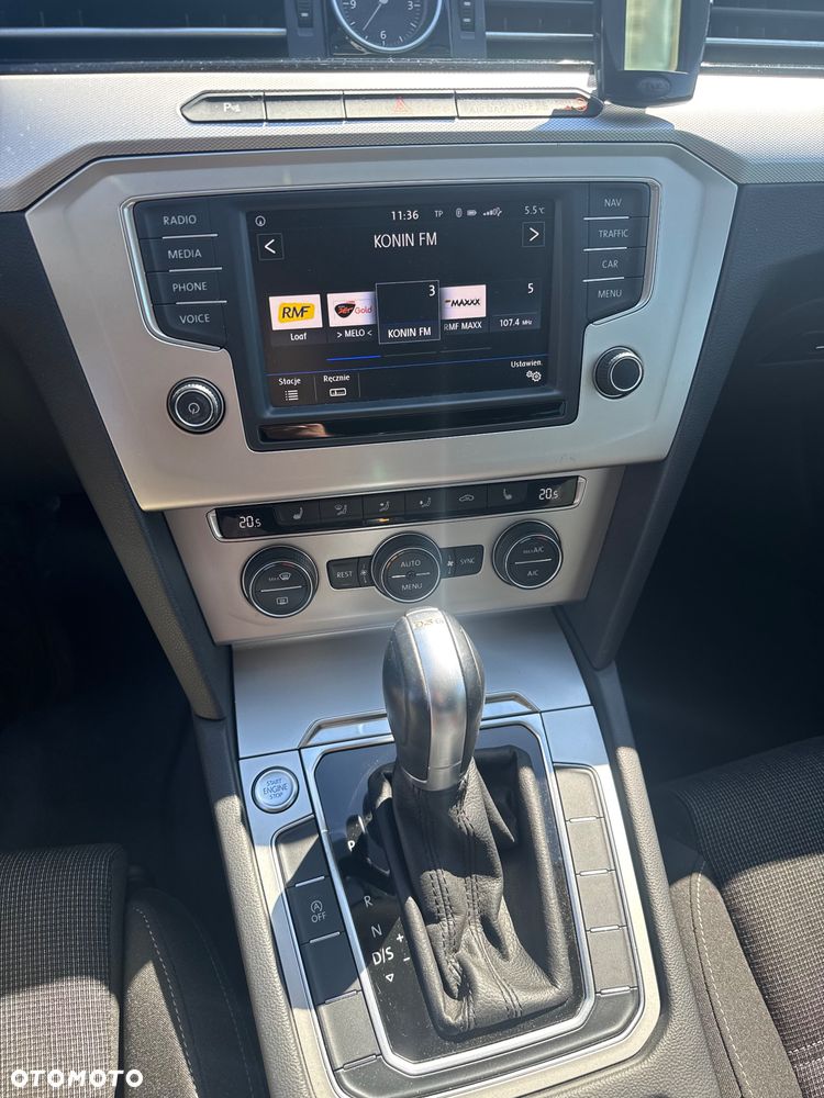 Volkswagen Passat 2.0 TDI SCR DSG Trendline - 3